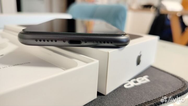 iPhone 11, 64 ГБ