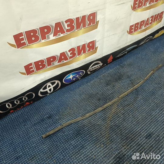 Уплотнительная резинка капота Suzuki Cultus G16A