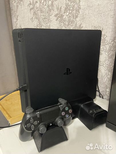 Sony playstation PS4 slim 1 tb