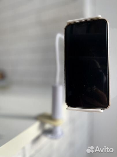 Универсальный держатель под телефон или планшет