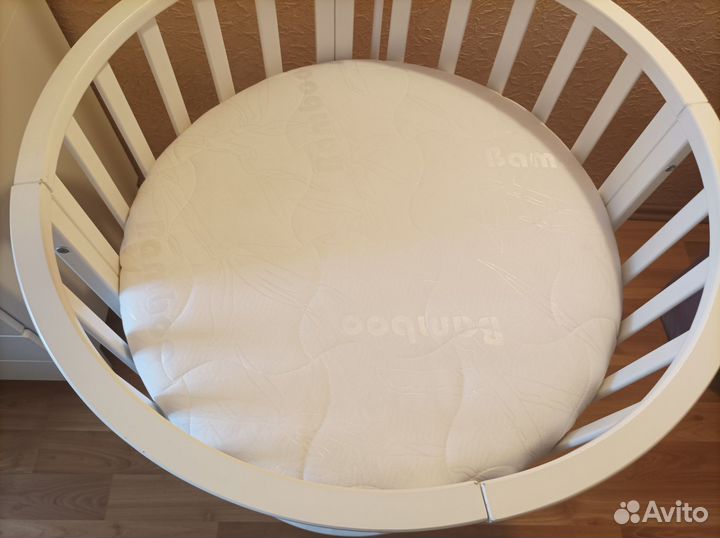Детская круглая кроватка с маятником + матрас