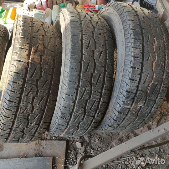 Bridgestone Dueler A/T 265/65 R17