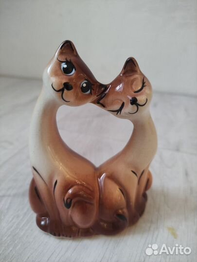 Статуэтка влюбленные кошечки