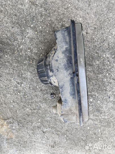 Фара правая ваз 2105 отдам