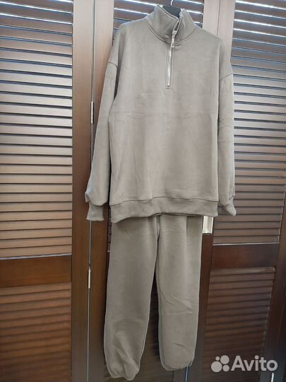 Костюм женский