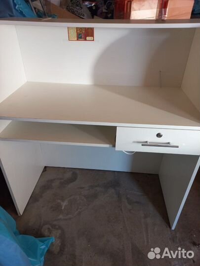 Стойка ресепшен