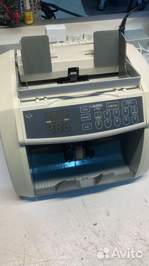 Счетчик банкнот Laurel J 700