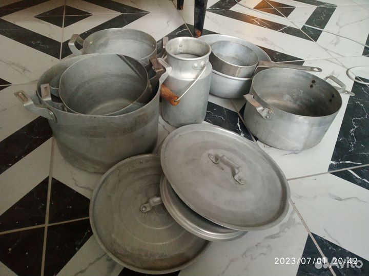 Кастрюли, ковши, миски