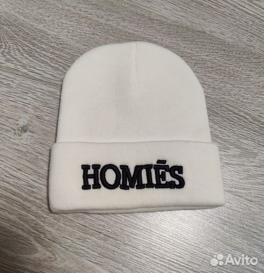 Шапки женские новые