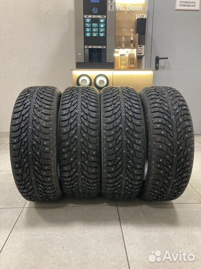 Nokian Tyres Hakkapeliitta 9 SUV 235/55 R20 102