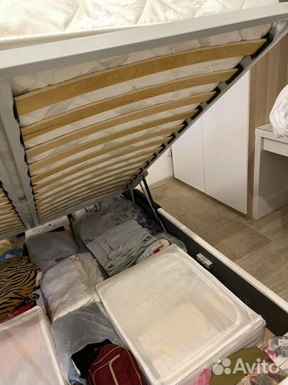 Кровать с матрасом 160*200