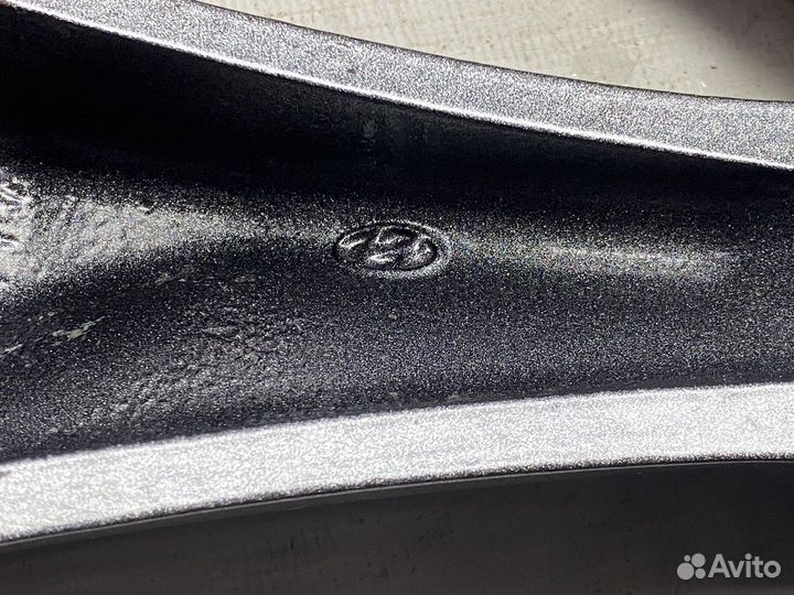 Диски оригинальные Hundai R18 5/114.3 цо 67.1 мм