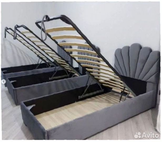 Кровать односпальная мягкая