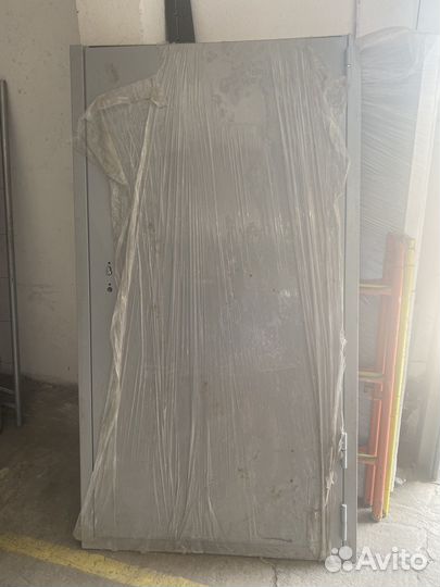 Дверь металлическая новая
