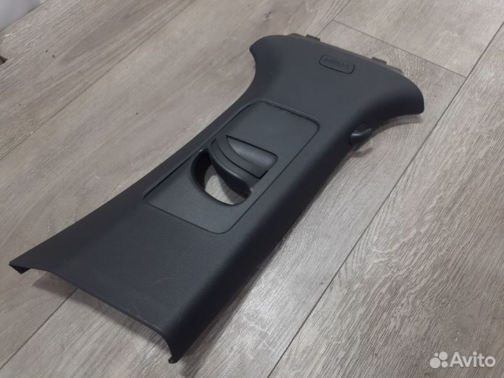 Обивка R стойки черная для RS Skoda Octavia A7