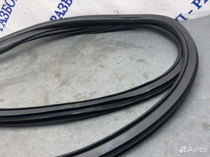 Передний правый уплотнитель проёма aveo t300
