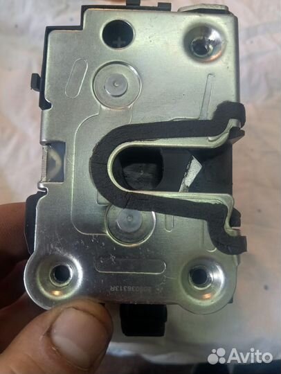 Замок водительской двери Рено Логан