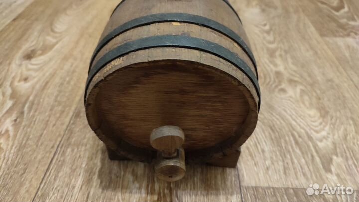 Бочонок дубовый 1.8 л Б\у