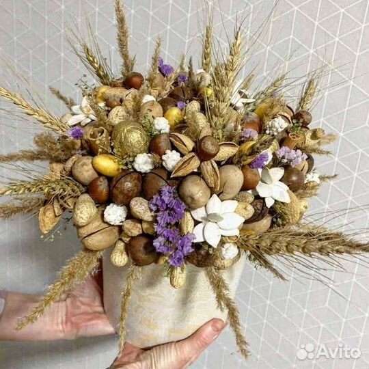 Букет из сухофруктов и орехов