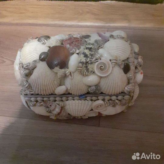 Отдам шкатулку из ракушек