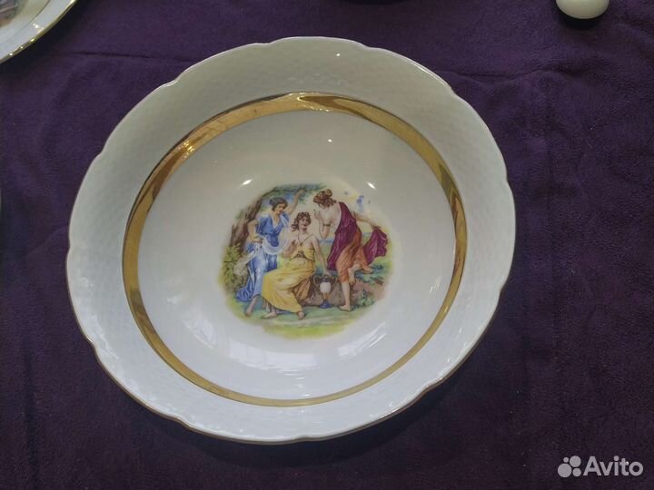 Набор тарелок Мадонна