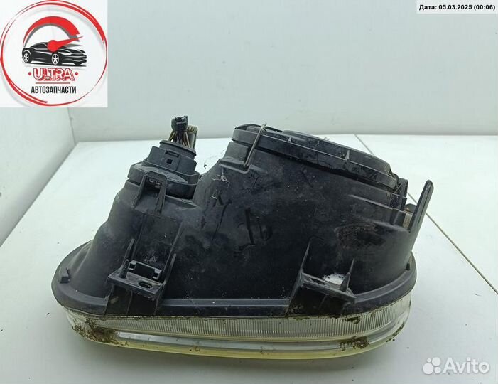 Фара правая б/у Volkswagen Golf-4