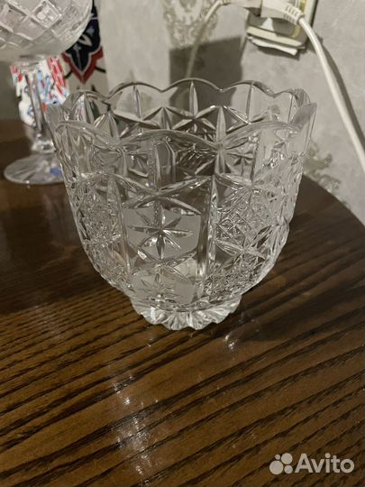 Хрустальные вазы конфетницы