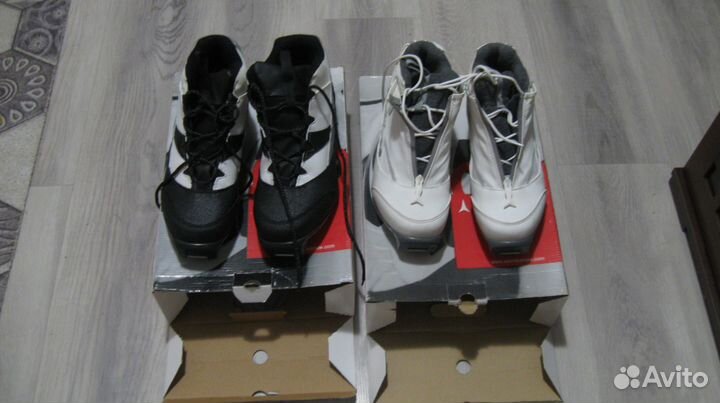 Лыжи беговые Атомик Австрия Два полных комплекта