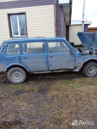 LADA 4x4 (Нива) 1.7 МТ, 2001, 100 000 км