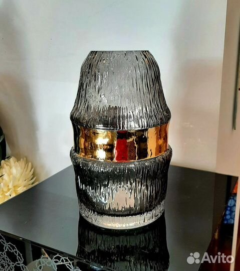 Ваз для цветов стеклянная черно-золотая