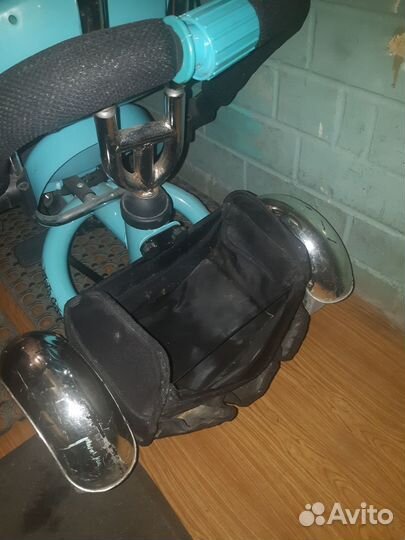 Детский велосипед с ручкой