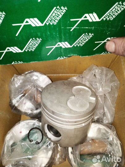 Поршня на 2ст ремонтный размер 0,5