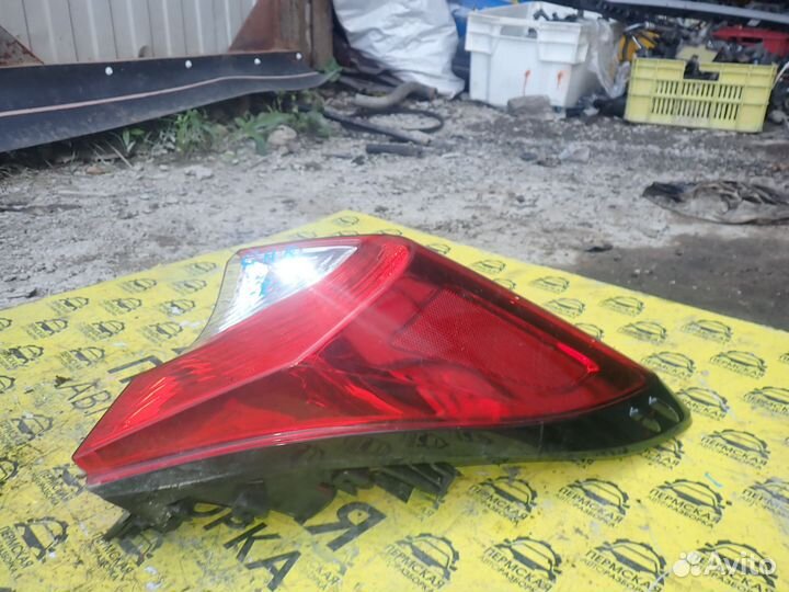 Фонарь задний наружный правый Toyota C-HR