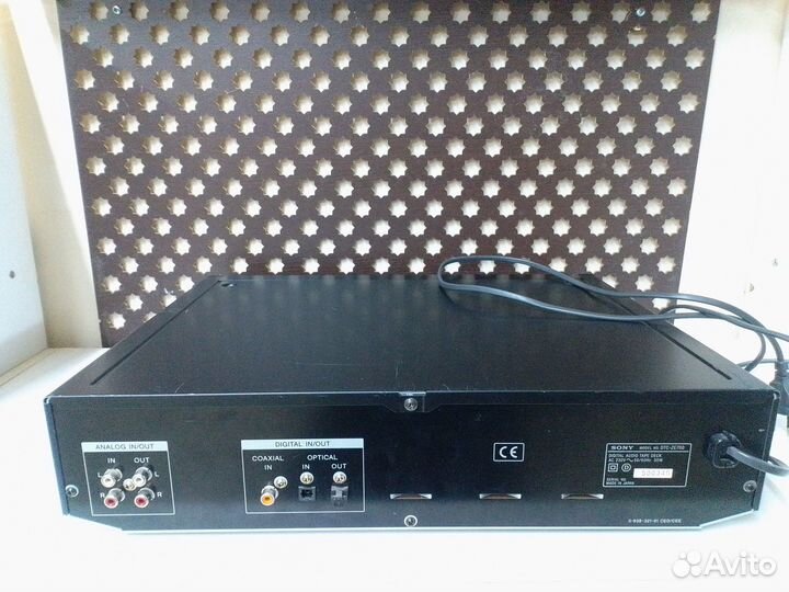 DAT дека Sony DTC-ZE 700. Made in Japan
