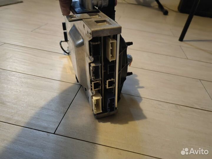 Блок автопилота Tesla 1527963-01