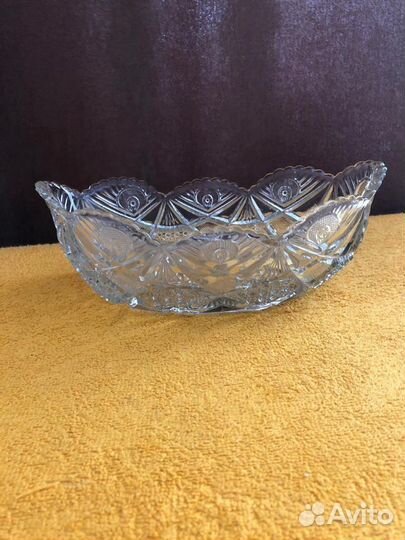 Хрустальная ваза