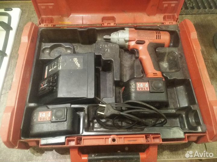 Гайковёрт Milwaukee 14.4В