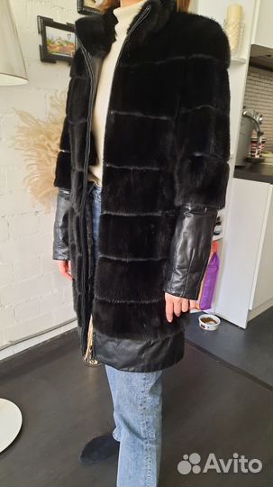 Оригинальная натур.норковая шуба с кожаными вставк