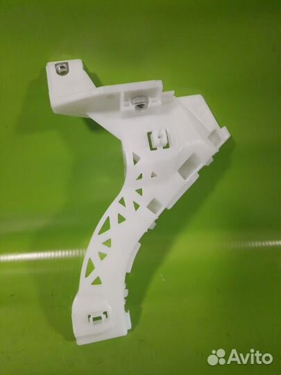 Кронштейн бампера передний правый Мазда 3 BK седан