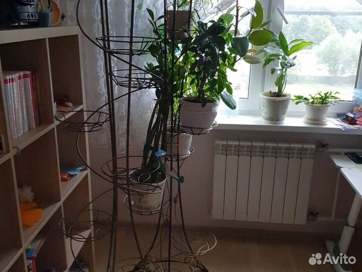 Подставка под цветы