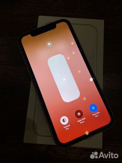 Телефон iPhone 11