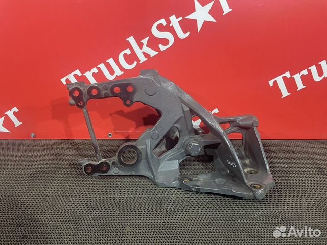 Кронштейн передней рессоры левый Daf XF106