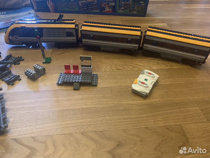 Lego City поезд