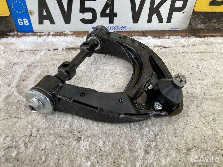 Рычаг передний верхний Mitsubishi Pajero, L200