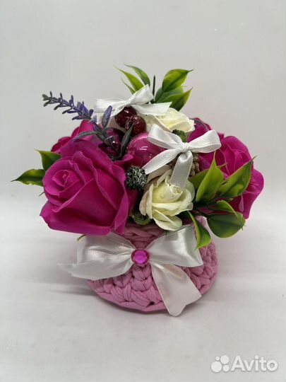 Букет в вязаных карзиночках