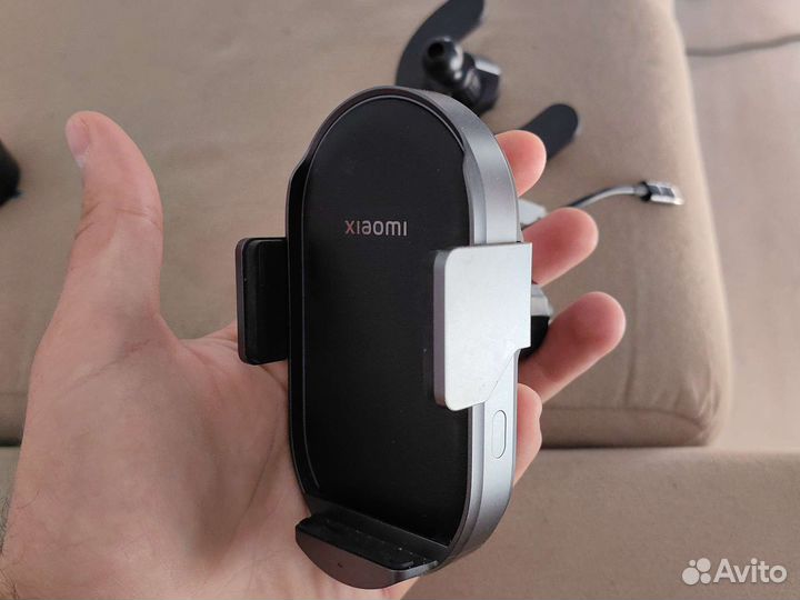 Xiaomi держатель в авто с зарядкой
