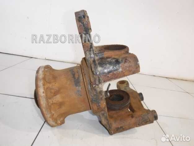 Кулак передний правый ман