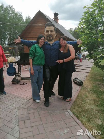 Стас Михайлов ростовая кукла поздравление женщин