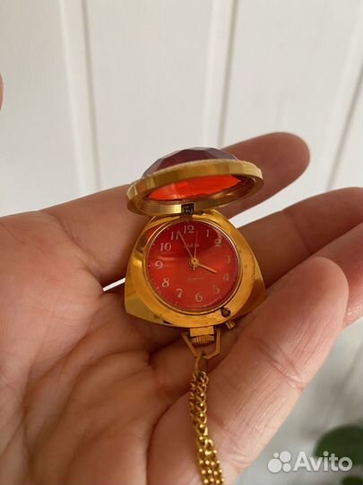 Часы Заря на цепочке