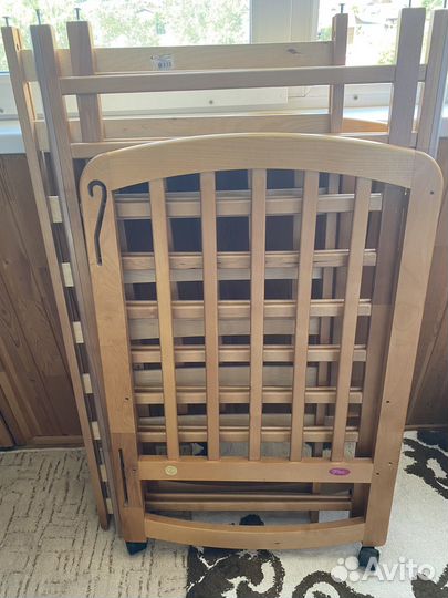 Детская кроватка с матрасом